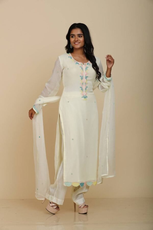 Elegant Off-White Georgette Kurta Set with Chid Work